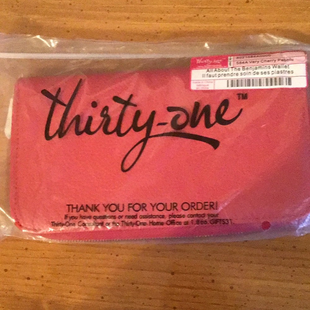 Thirty-One Very Cherry Red All About The Benjamins Wallet